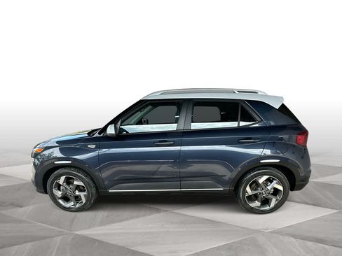 Used 2023 Hyundai Venue Limited w/ Cargo Package FWD image 5