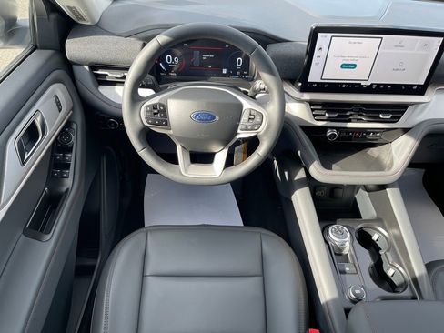 New 2026 Ford Explorer Active w/ Active Comfort Package image 5