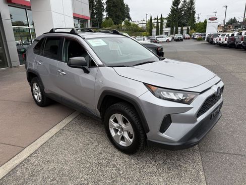 Used 2021 Toyota RAV4 LE AWD/4WD image 7