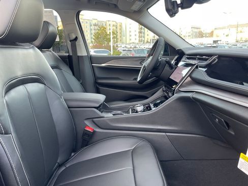 New 2024 Jeep Grand Cherokee Limited 4xe w/ Luxury Tech Group II image 12