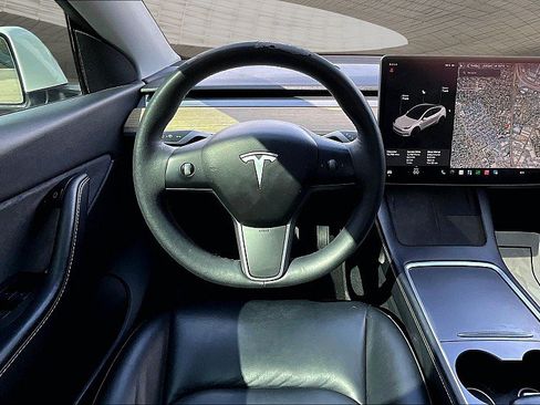 Used 2021 Tesla Model Y Long Range AWD/4WD image 4