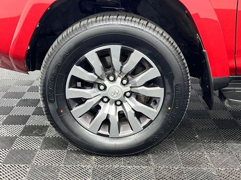 Used 2018 Toyota 4Runner SR5 Premium image 10