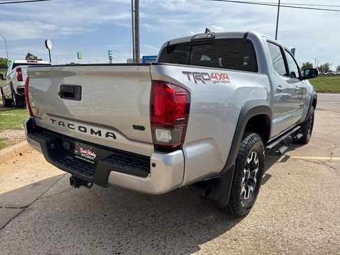 Used 2019 Toyota Tacoma TRD Off-Road w/ Technology Package image 4
