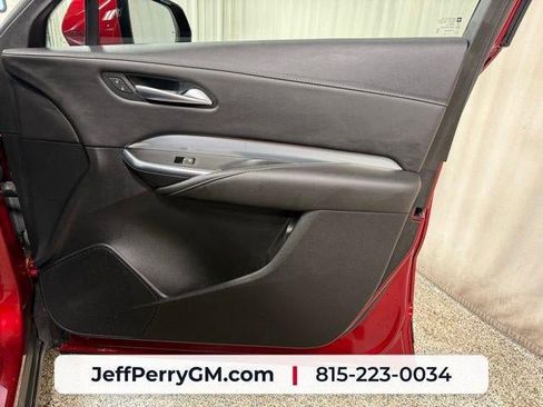 Used 2022 Cadillac XT4 Premium Luxury w/ Enhanced Visibility Package FWD image 21