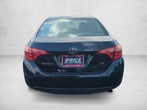 Used 2017 Toyota Corolla LE FWD image 7