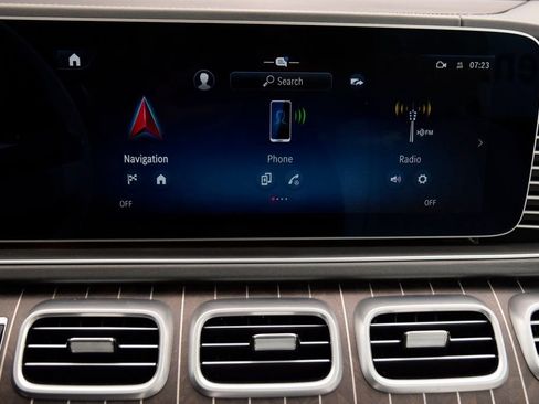 Used 2025 Mercedes-Benz Maybach GLS 600 4MATIC image 29