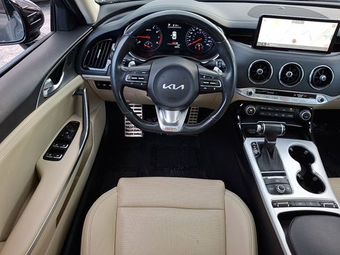 Used 2022 Kia Stinger GT1 image 12