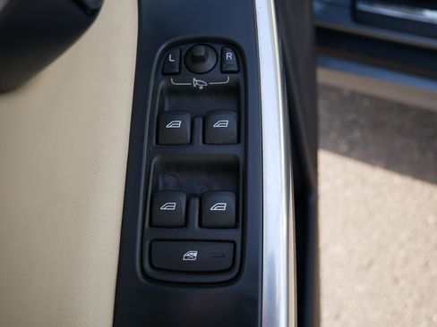 Used 2017 Volvo XC60 T6 Dynamic w/ Preferred Option Package image 19