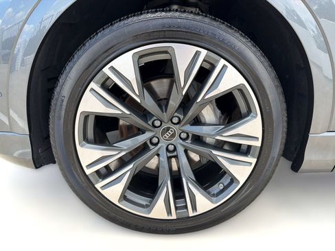 Used 2025 Audi Q8 Prestige AWD/4WD image 11
