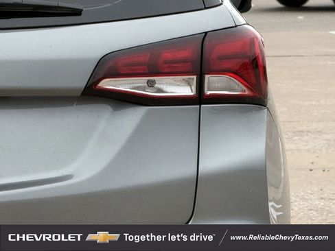 Used 2024 Chevrolet Equinox LS w/ Driver Confidence II Package FWD image 8