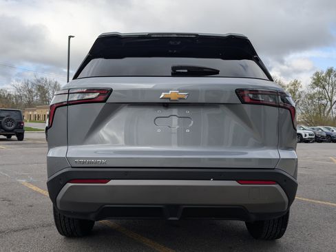 Used 2025 Chevrolet Equinox LT w/ Safety and Technology Package FWD image 6