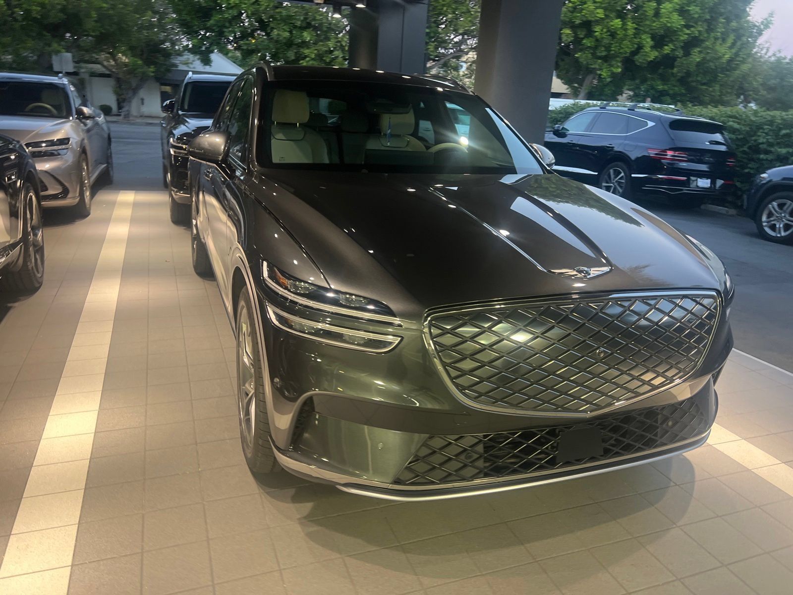 Used 2023 Genesis Electrified GV70 AWD/4WD image 11