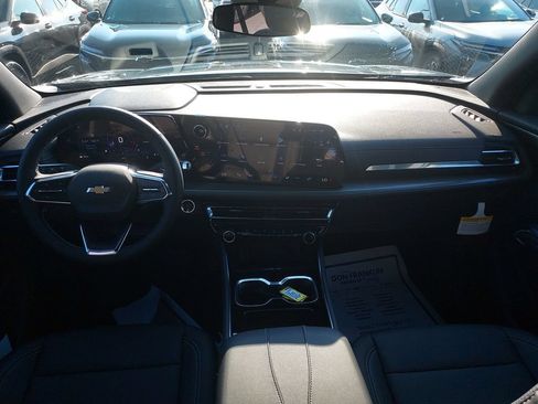 New 2027 Chevrolet Traverse LT FWD image 15