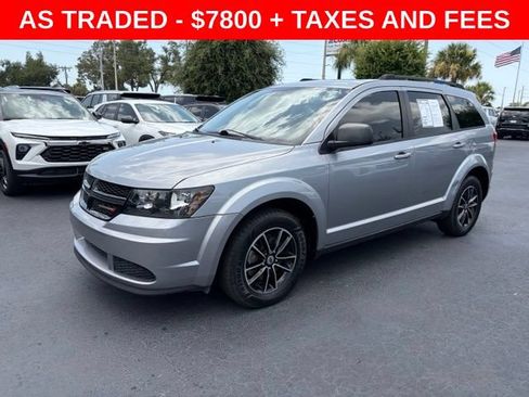 Used 2018 Dodge Journey SE w/ Connectivity Group FWD image 3