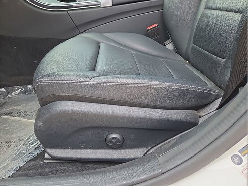 Used 2021 Mercedes-Benz C 300 Sedan w/ Premium Package image 24