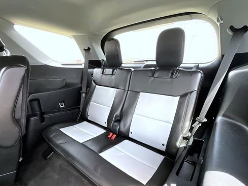 Used 2023 Ford Explorer XLT w/ Equipment Group 202A image 21