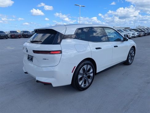 New 2026 BMW iX xDrive45 w/ Premium Package image 4