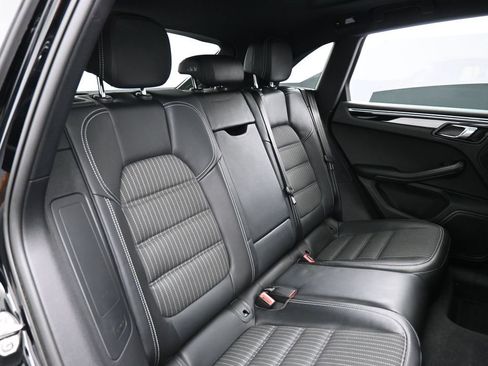 Certified 2024 Porsche Macan Turbo image 27
