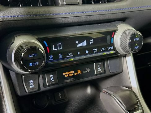 Certified 2022 Toyota RAV4 SE w/ Convenience Package AWD/4WD image 18