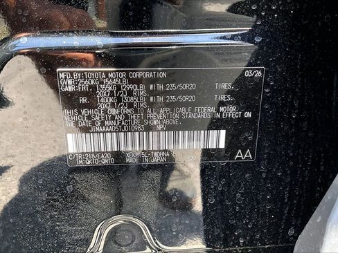 Used 2026 Toyota C-HR AWD/4WD image 16
