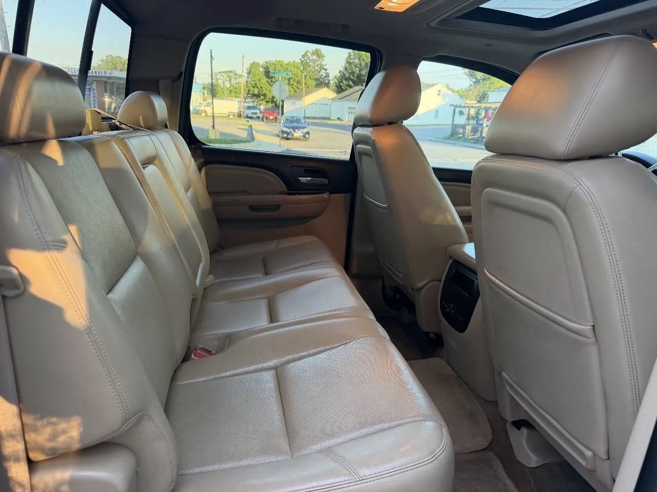 Used 2011 GMC Sierra 1500 Denali AWD/4WD image 40