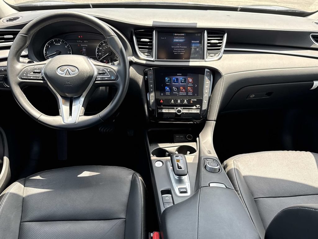 Used 2024 INFINITI QX50 Luxe w/ Accent Package AWD/4WD image 2