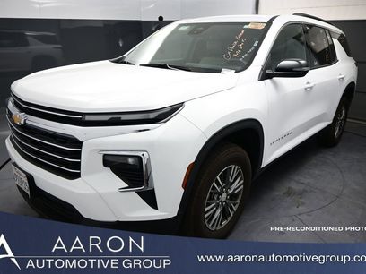 Used 2025 Chevrolet Traverse LT
