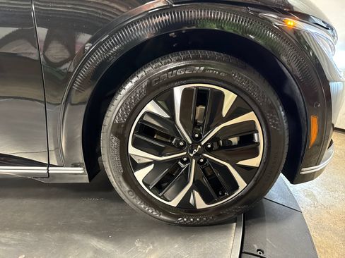 Certified 2024 Kia EV6 Wind w/ Wind Technology Package AWD/4WD image 14