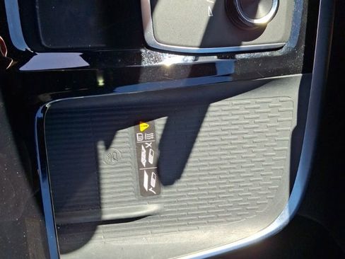 Used 2025 Buick Enclave Preferred image 25