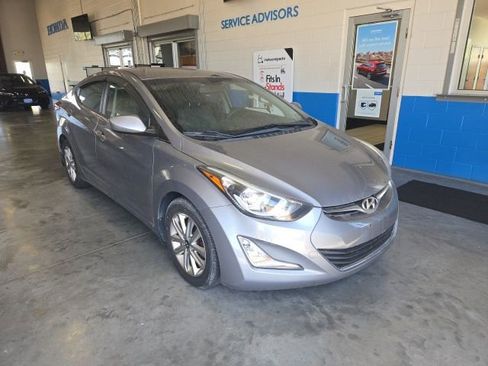 Used 2015 Hyundai Elantra SE w/ Option Group 02 image 2