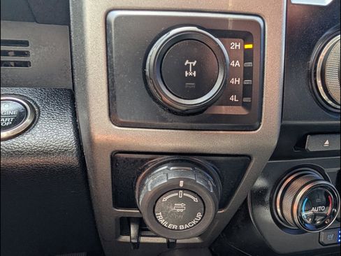 Used 2017 Ford F150 Raptor w/ Equipment Group 802A Luxury AWD/4WD image 17