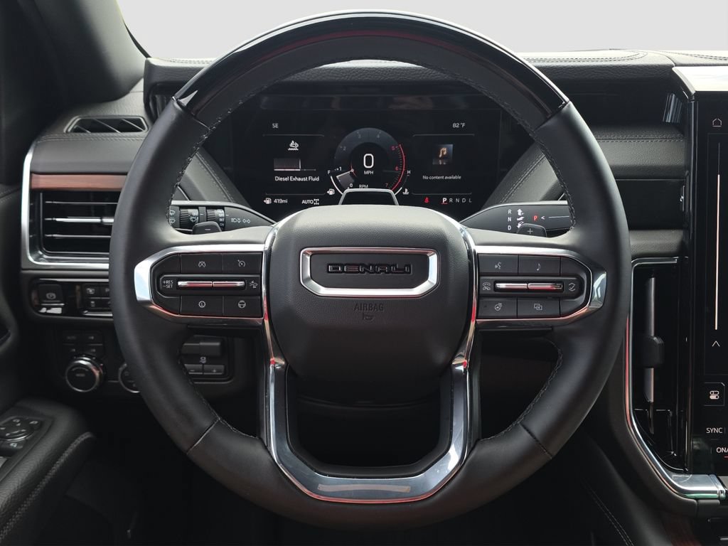 Used 2026 GMC Yukon Denali w/ Advanced Technology Package AWD/4WD image 9