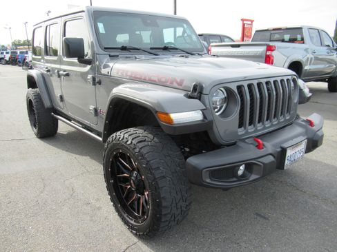 Used 2022 Jeep Wrangler Unlimited Rubicon w/ LED Lighting Group AWD/4WD image 3
