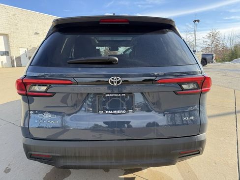 Certified 2024 Toyota Grand Highlander XLE image 4