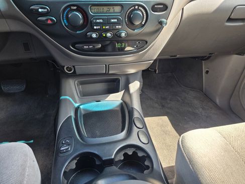 Used 2004 Toyota Sequoia SR5 RWD image 20