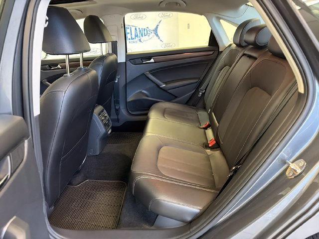 Used 2022 Volkswagen Passat 2.0T FWD image 26