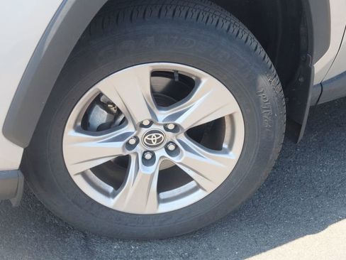 Used 2023 Toyota RAV4 XLE AWD/4WD image 16