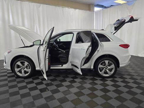 New 2025 Audi Q5 Premium Plus image 11