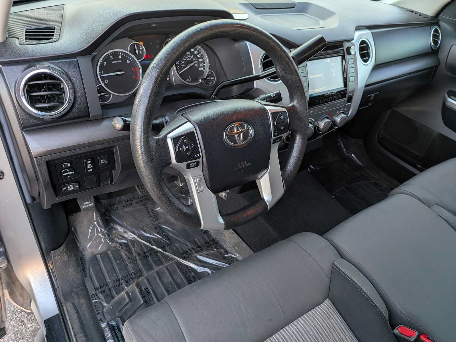 Used 2015 Toyota Tundra SR5 AWD/4WD image 2