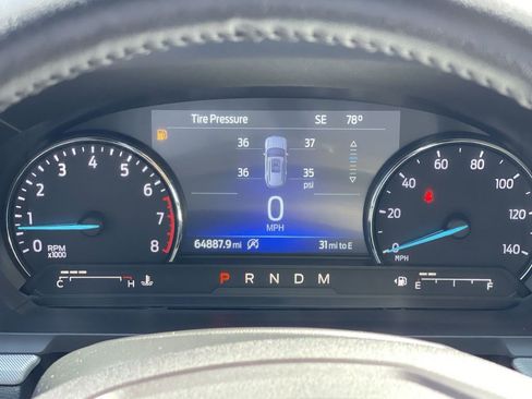 Used 2020 Ford Explorer XLT image 11