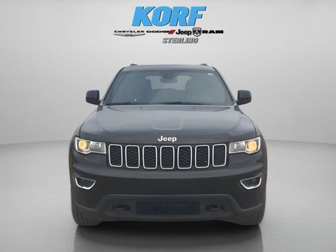 Used 2018 Jeep Grand Cherokee Laredo image 3