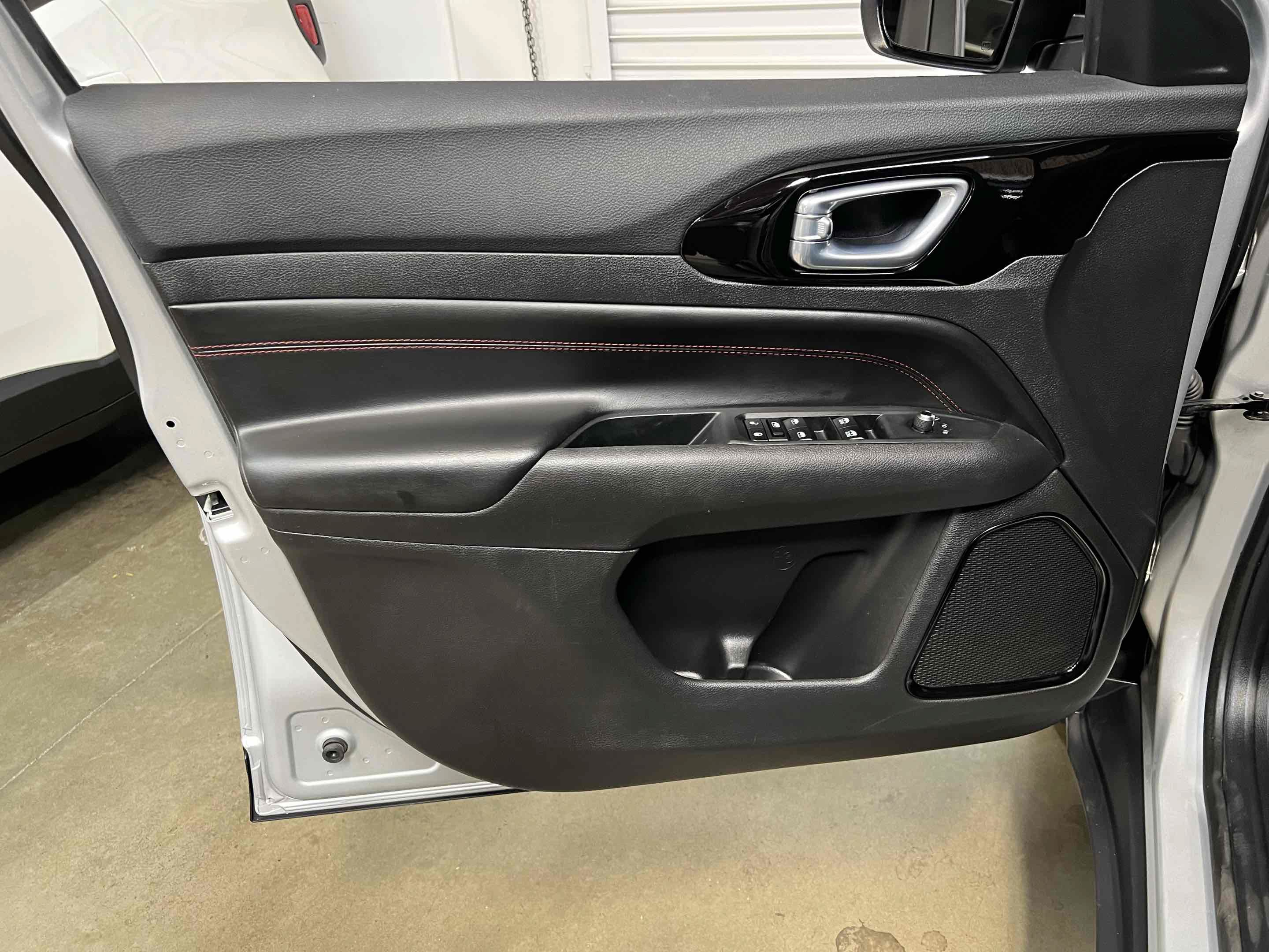 Used 2025 Jeep Compass Trailhawk AWD/4WD image 64