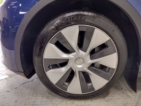 Used 2021 Tesla Model Y Long Range AWD/4WD image 5
