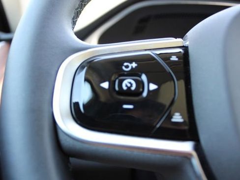 Certified 2023 Volvo XC60 T8 Plus w/ Climate Package AWD/4WD image 31
