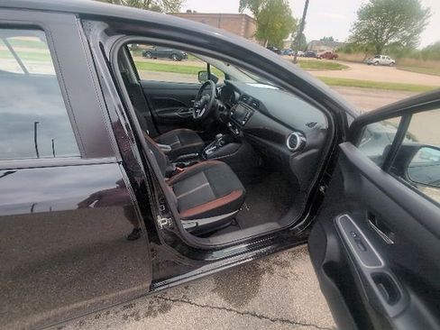Used 2024 Nissan Versa SR FWD image 3