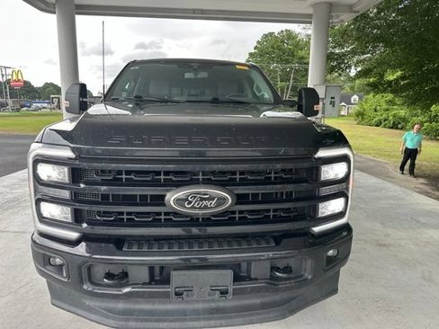 Used 2024 Ford F250 XLT w/ Black Appearance Package AWD/4WD image 8