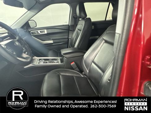 Used 2023 Ford Explorer XLT w/ Equipment Group 202A AWD/4WD image 5