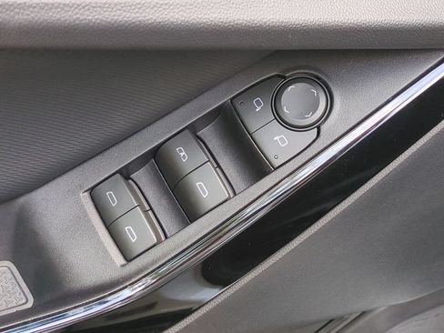 New 2026 Chevrolet Equinox LT w/ Convenience Package II FWD image 13