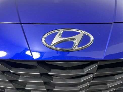 Used 2023 Hyundai Elantra SEL w/ Preferred Accessory Package image 9