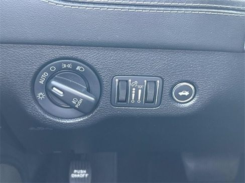 Used 2022 Dodge Charger R/T w/ Plus Group image 31